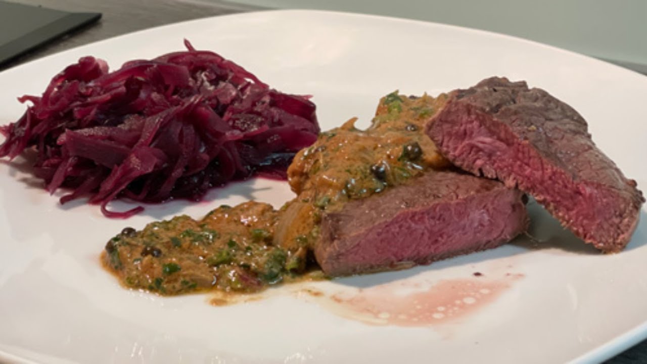 Hirschsteaks in Pfeffersauce Südtirol schmeckt